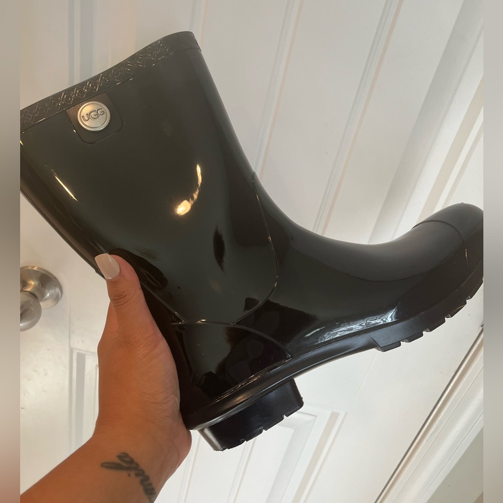 Ugg rain boots